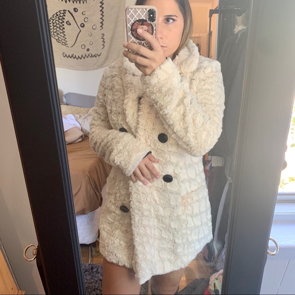 Fuzzy coat 😍 - Picture 8 of 8